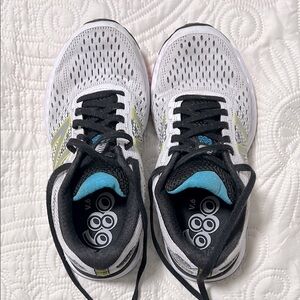 New Balance White and Blue Athletic Shoes